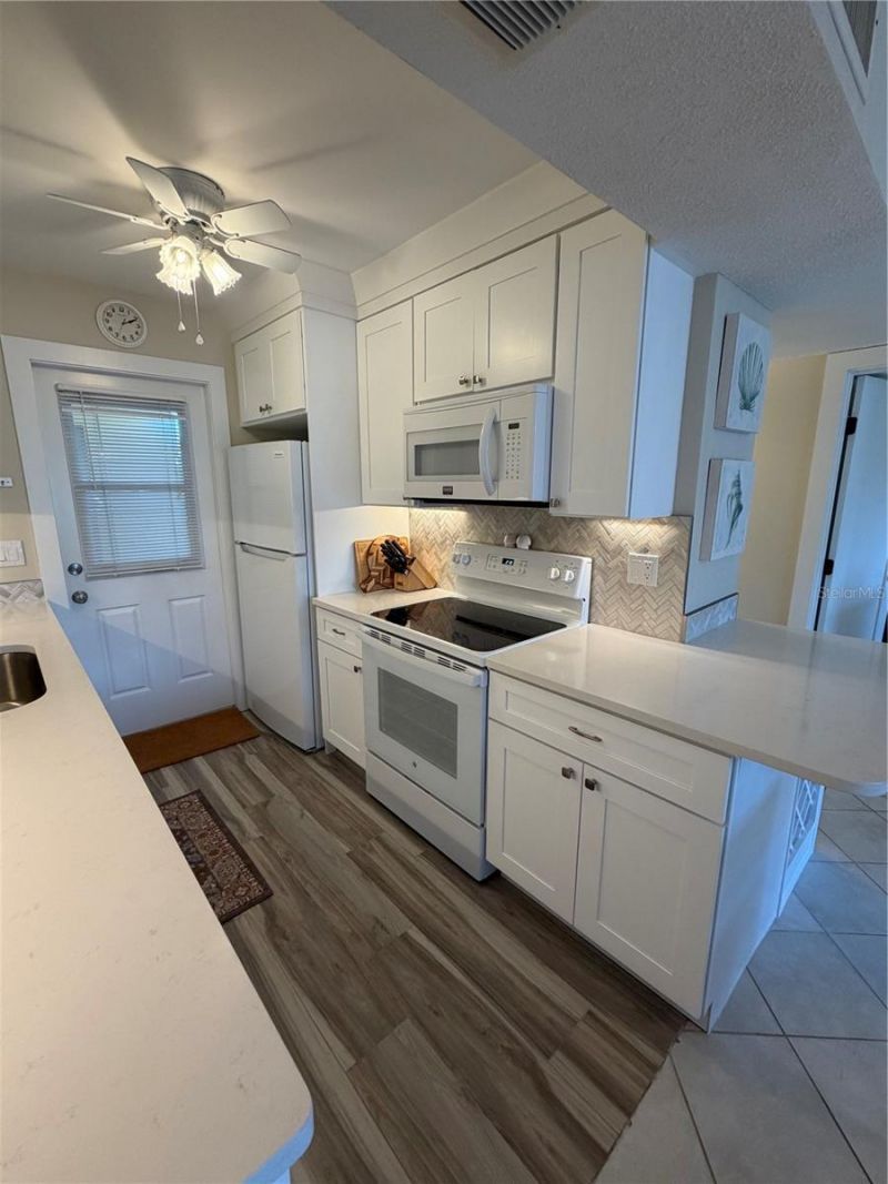 3808 Gulf Of Mexico Drive , Unit E105, Longboat Key, FL 34228 Photo