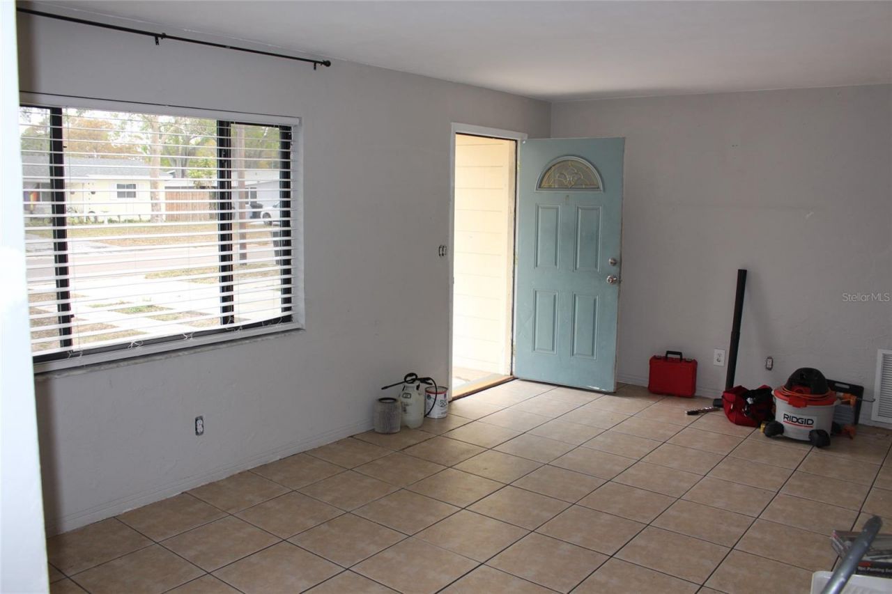 8120 7th Street N, Saint Petersburg, FL 33702 Photo