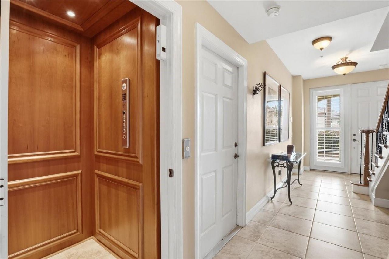 702 Granada Avenue, Unit 7, Venice, FL 34285 Photo