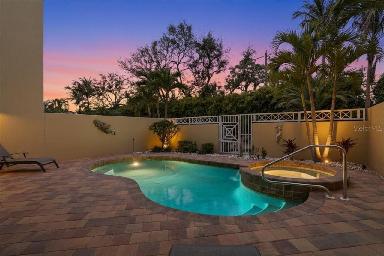 702 Granada Avenue, Unit 7, Venice, FL 34285 Photo