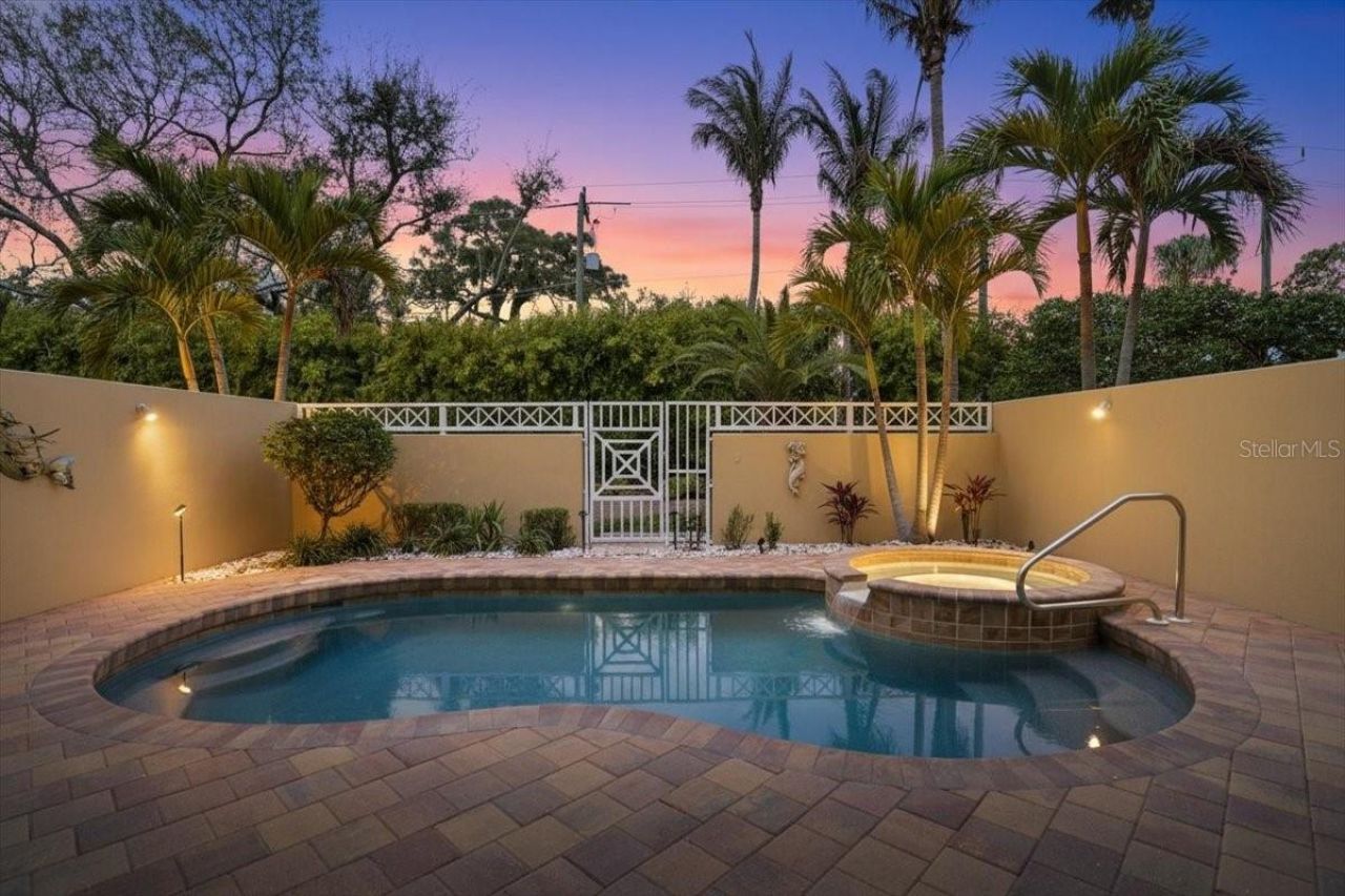 702 Granada Avenue, Unit 7, Venice, FL 34285 Photo