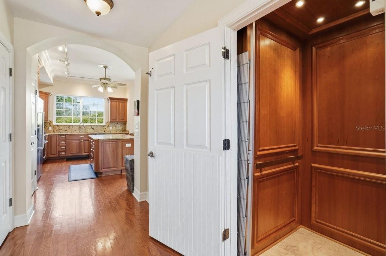 702 Granada Avenue, Unit 7, Venice, FL 34285 Photo