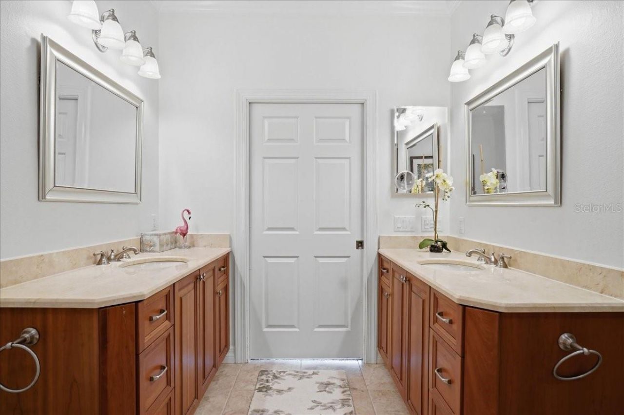 702 Granada Avenue, Unit 7, Venice, FL 34285 Photo