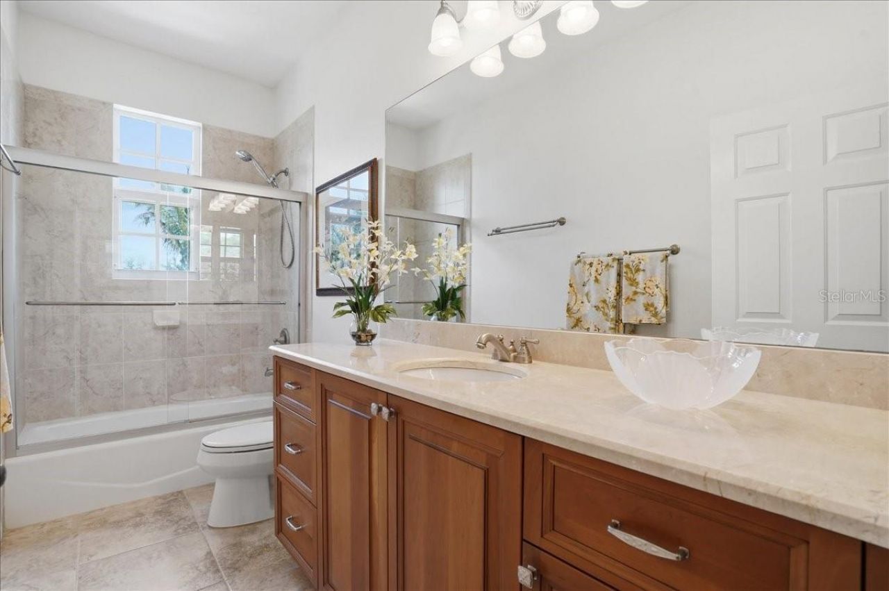 702 Granada Avenue, Unit 7, Venice, FL 34285 Photo