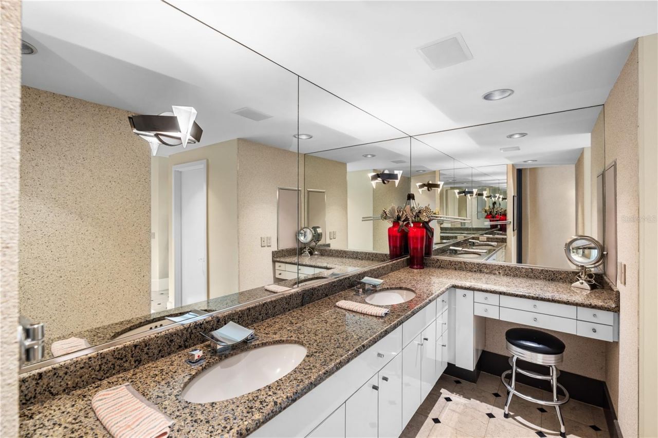 5004 64th Dr W, Bradenton, FL 34210 Photo