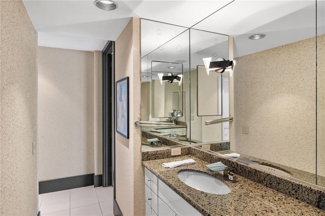 5004 64th Dr W, Bradenton, FL 34210 Photo