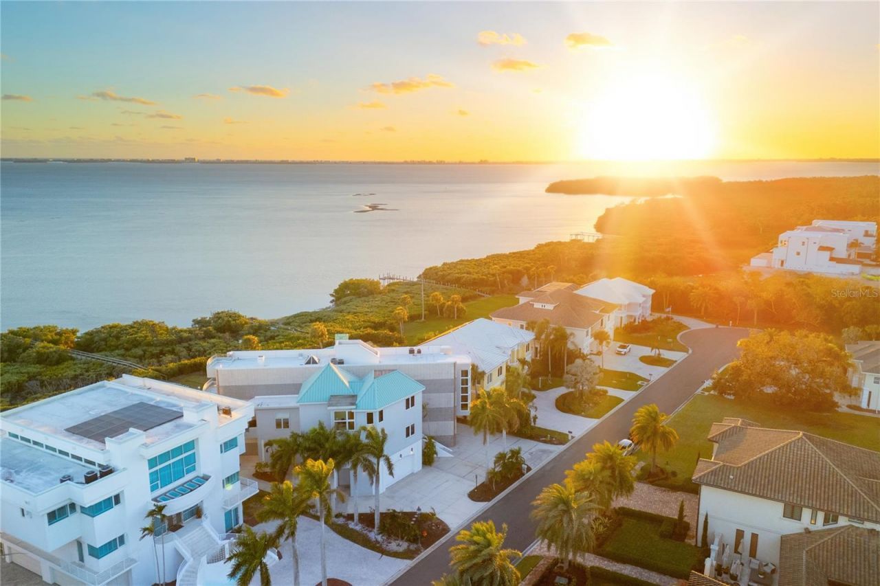 5004 64th Dr W, Bradenton, FL 34210 Photo