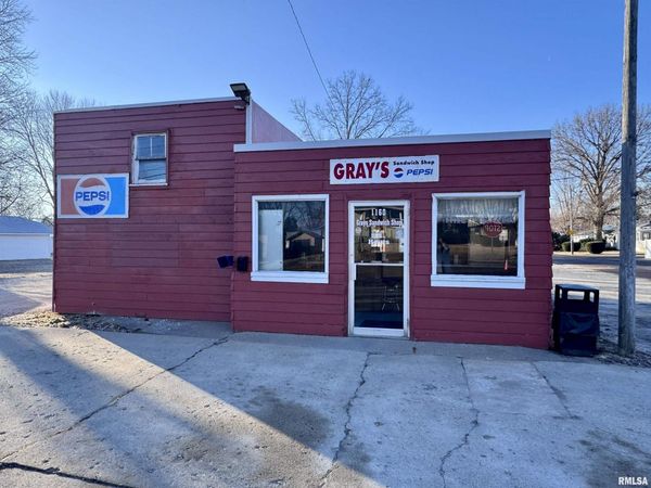 1160 W MAIN Street, Galesburg, IL 61401