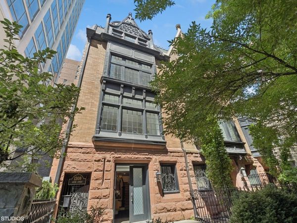 1308 N Astor Street , Chicago, IL 60610