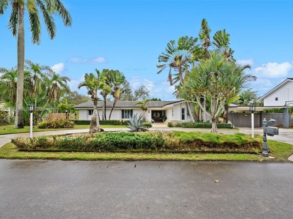 9838 SW 94th Ter, Miami, FL 33176