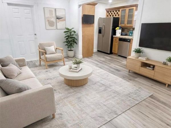 7910 NW 12th St , Pembroke Pines, FL 33024