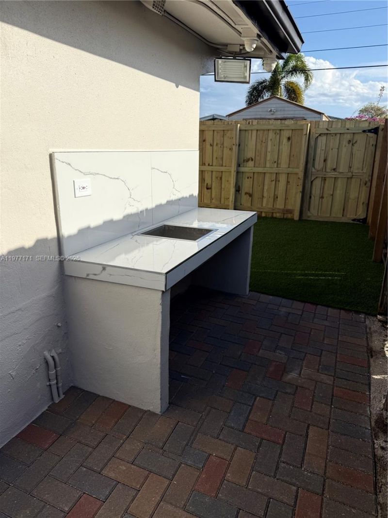 7910 NW 12th St, Pembroke Pines, FL 33024 Photo