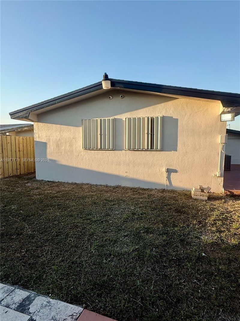 7910 NW 12th St, Pembroke Pines, FL 33024 Photo