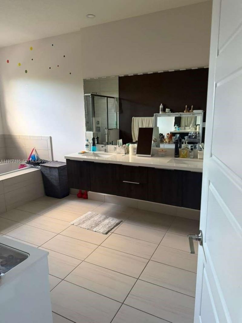 7905 NW 104th Ct , Doral, FL 33178 Photo