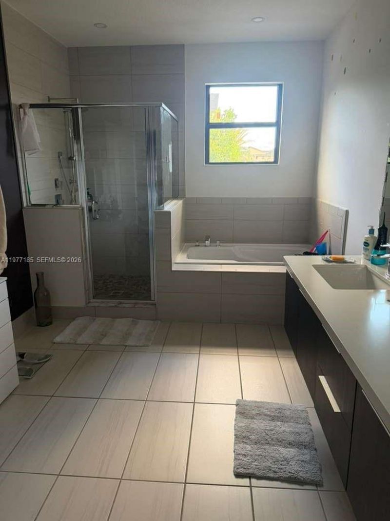 7905 NW 104th Ct , Doral, FL 33178 Photo