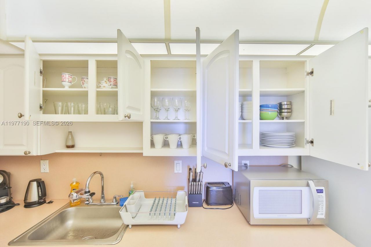 19370 Collins Ave , Unit 622, Sunny Isles Beach, FL 33160 Photo