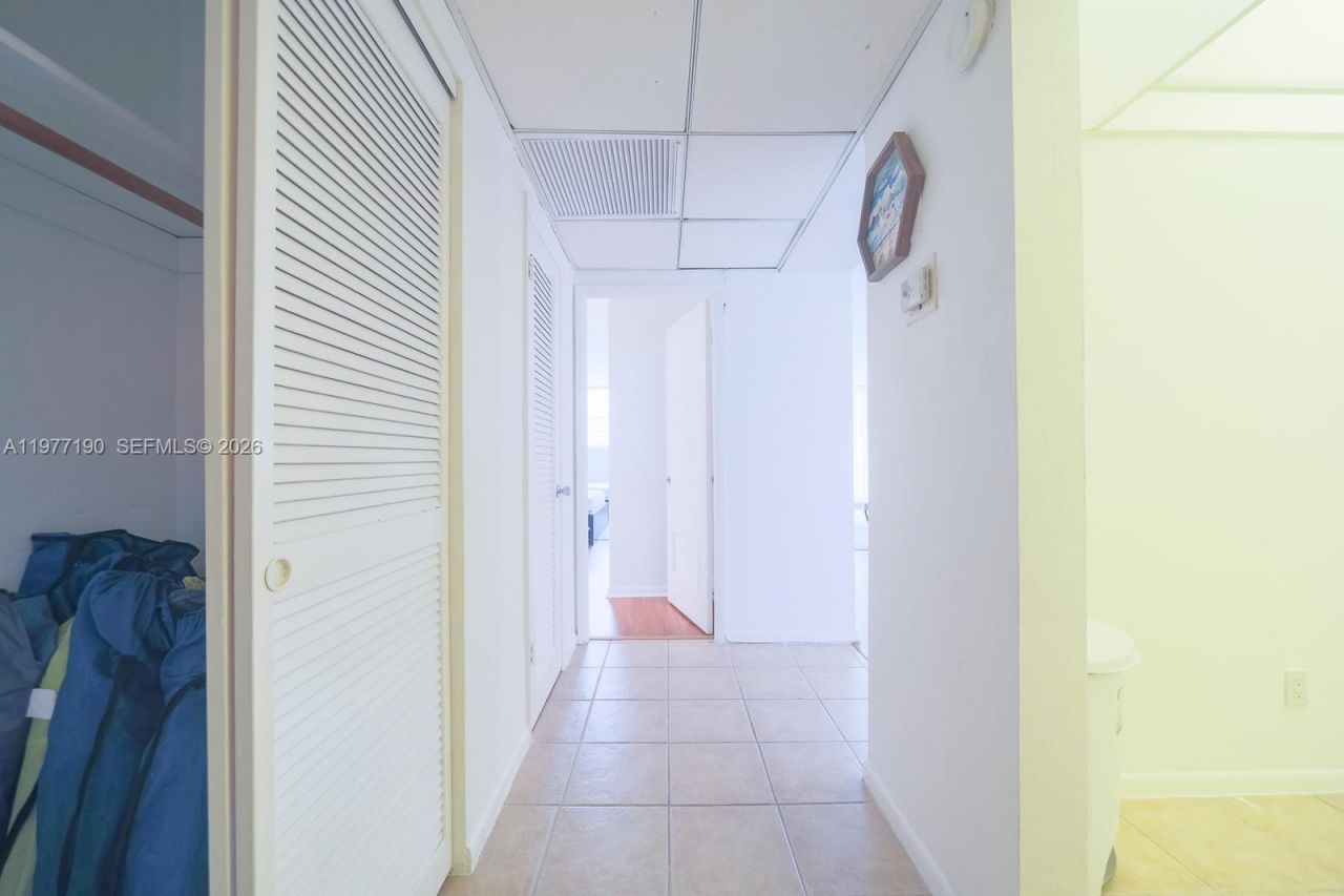 19370 Collins Ave , Unit 622, Sunny Isles Beach, FL 33160 Photo