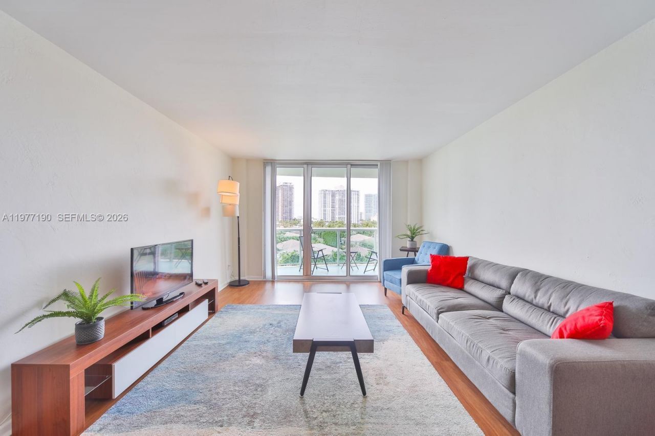 19370 Collins Ave , Unit 622, Sunny Isles Beach, FL 33160 Photo