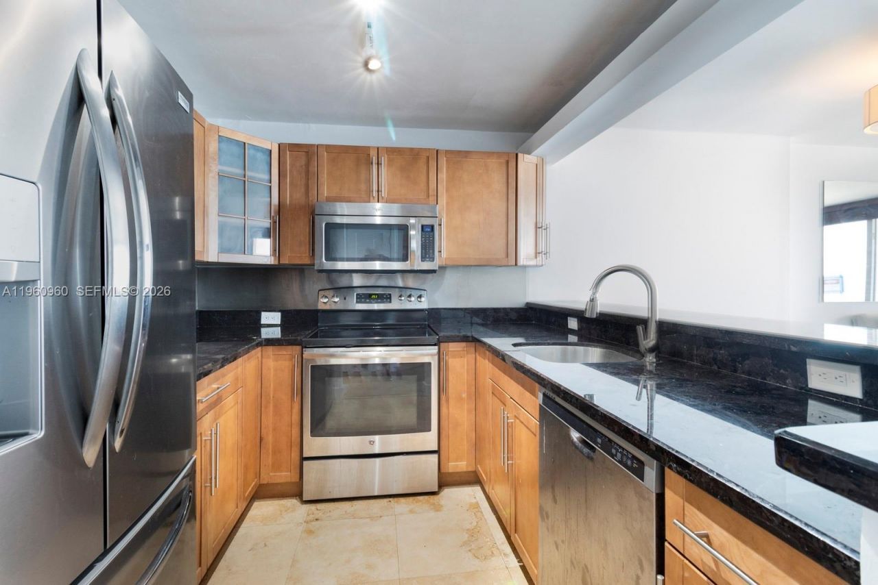 345 Ocean Dr , Unit 819, Miami Beach, FL 33139 Photo