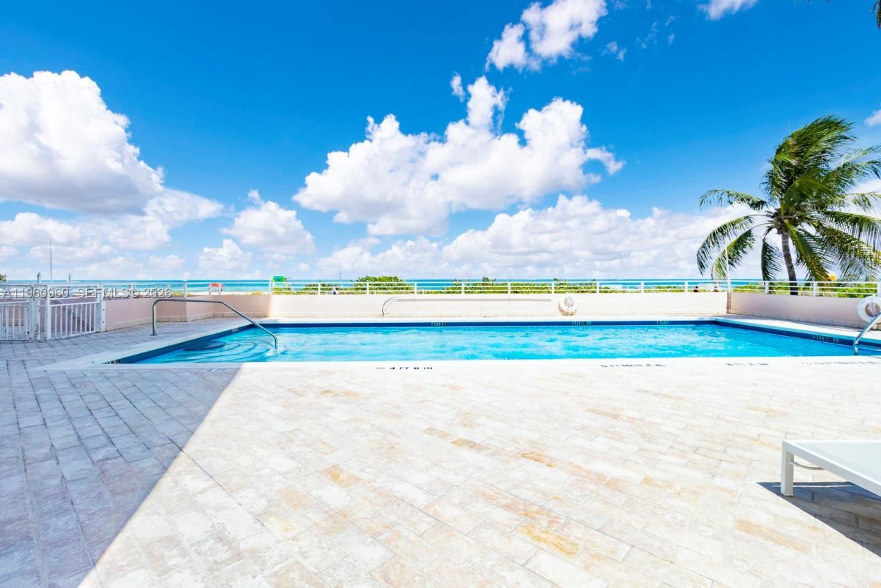 345 Ocean Dr , Unit 819, Miami Beach, FL 33139 Photo