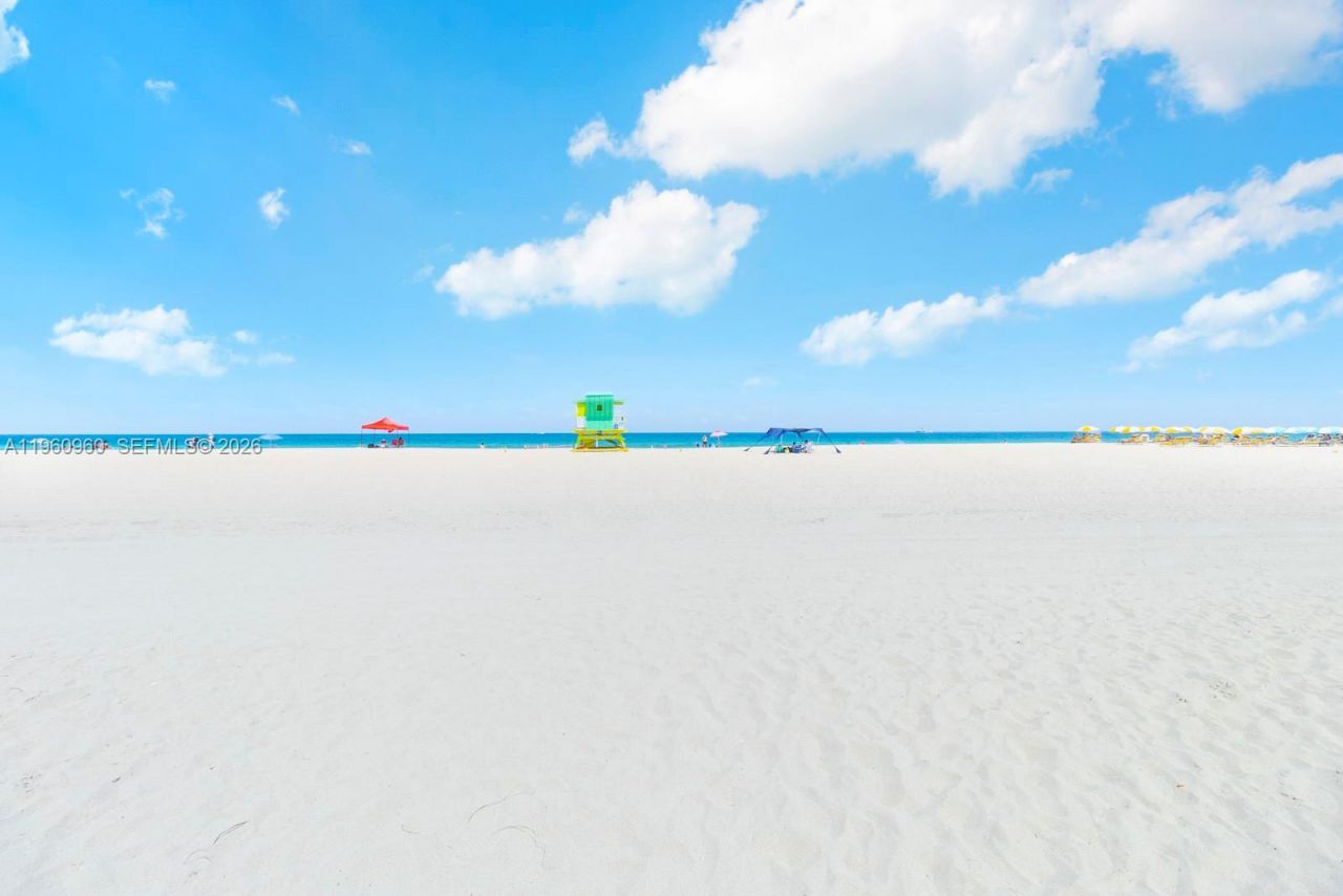 345 Ocean Dr , Unit 819, Miami Beach, FL 33139 Photo