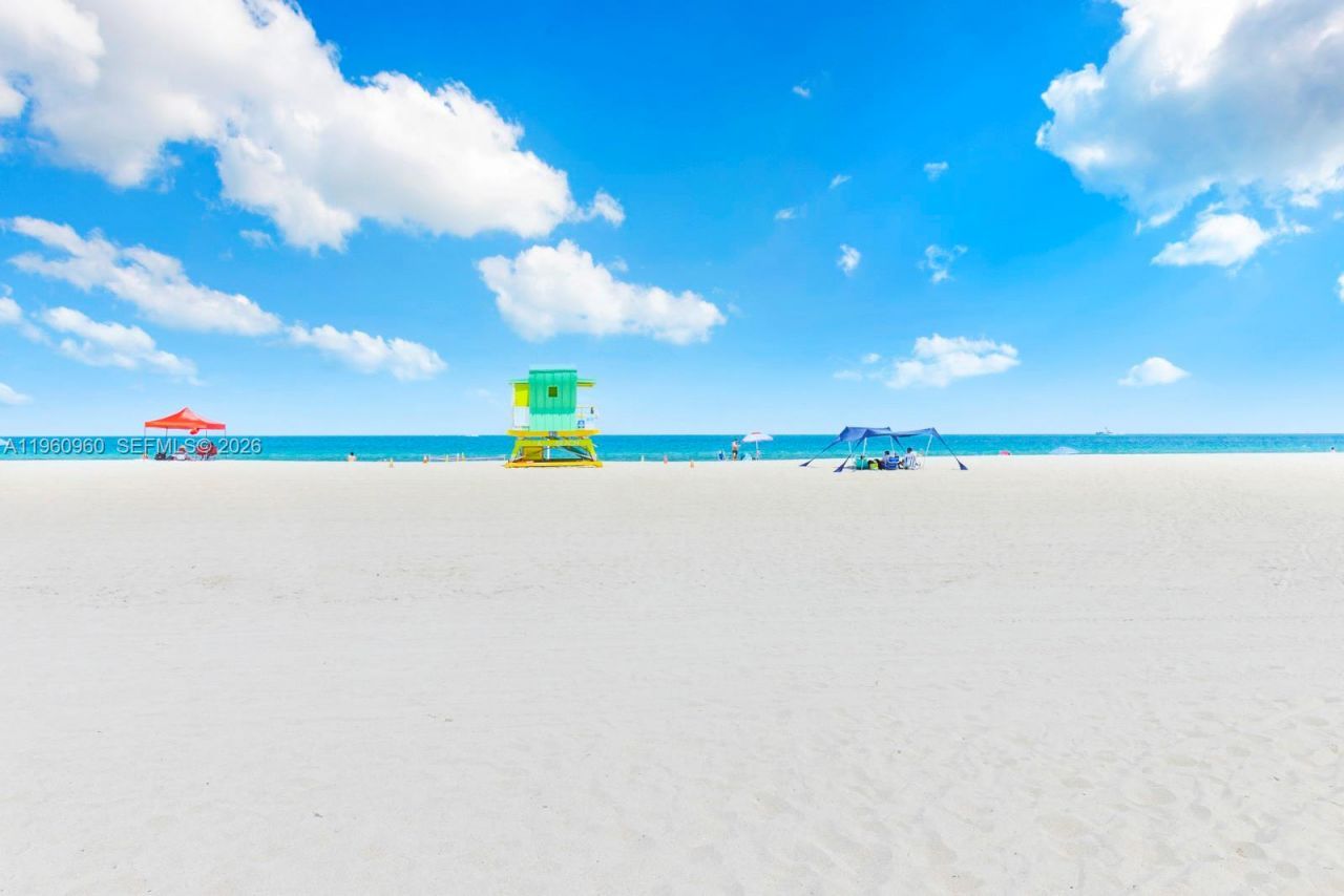 345 Ocean Dr , Unit 819, Miami Beach, FL 33139 Photo