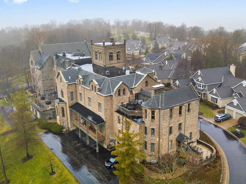 673 Windings Lane, Unit 2, Cincinnati, OH 45220 Photo 4