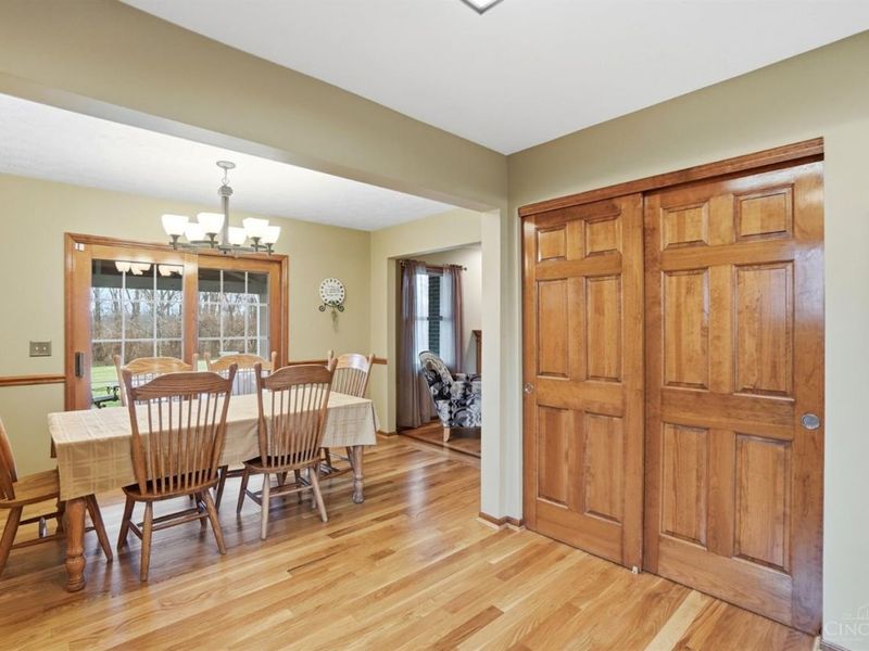 4354 Oakville Drive, Green Township, OH 45211 Photo 10