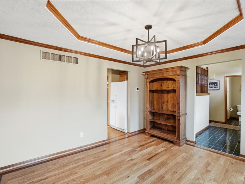 4354 Oakville Drive, Green Township, OH 45211 Photo 12