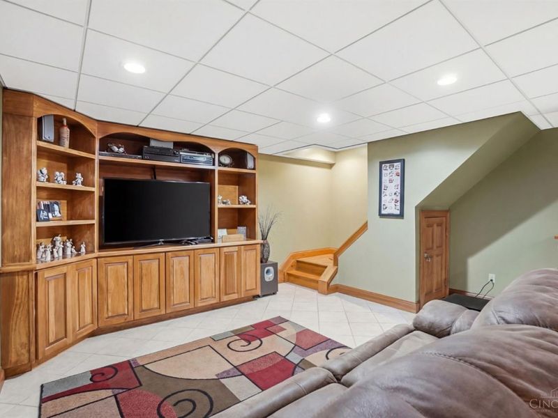 4354 Oakville Drive, Green Township, OH 45211 Photo 25