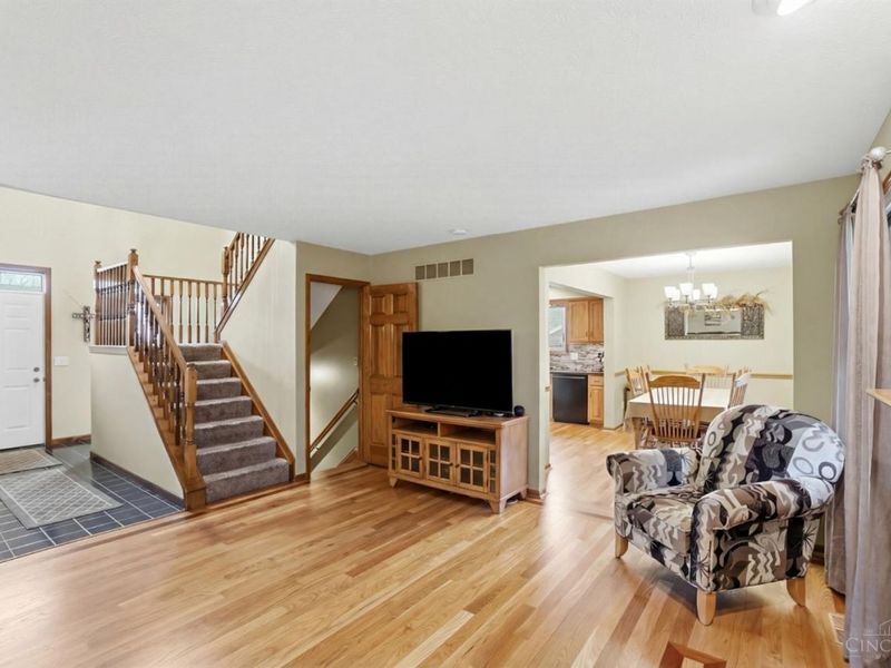 4354 Oakville Drive, Green Township, OH 45211 Photo 4