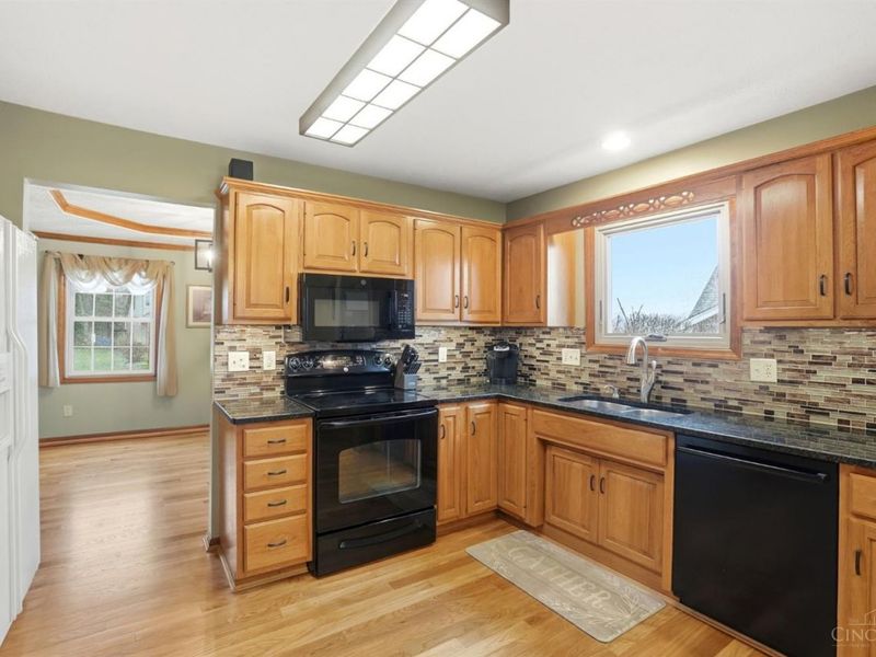 4354 Oakville Drive, Green Township, OH 45211 Photo 7