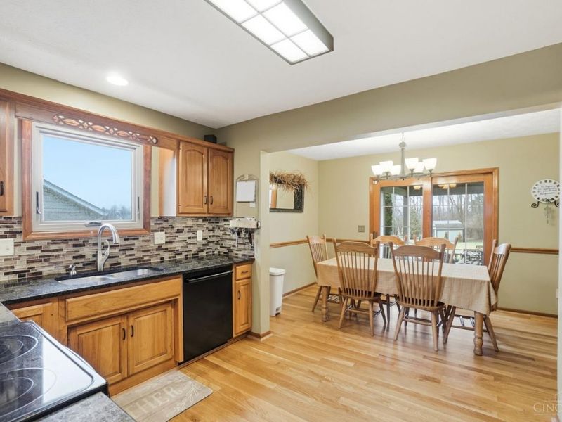 4354 Oakville Drive, Green Township, OH 45211 Photo 8