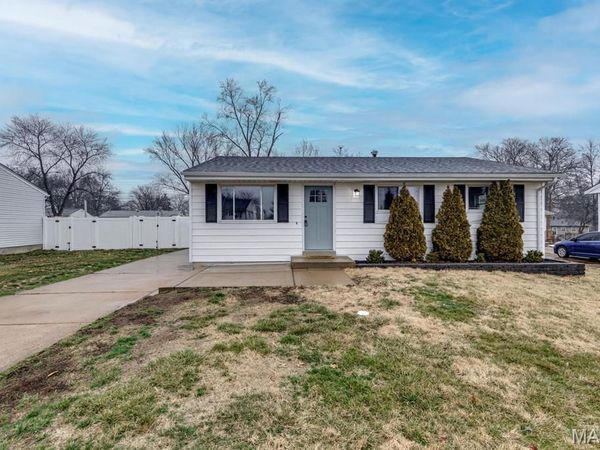 245 Peffer Lane, Fenton, MO 63026