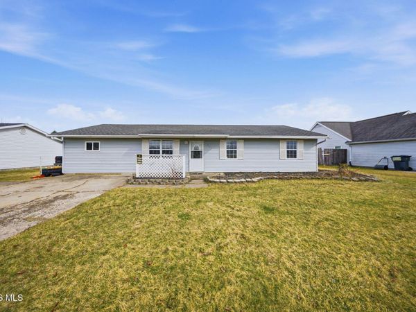891 N Woodland Avenue, Clyde, OH 43410