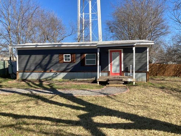 307 W Sherman Street , Bells, TX 75414