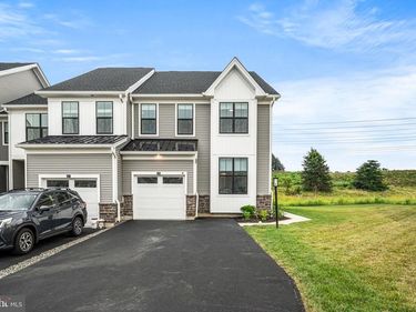 49 TAMARACK CIRCLE, NORRISTOWN, PA 19403