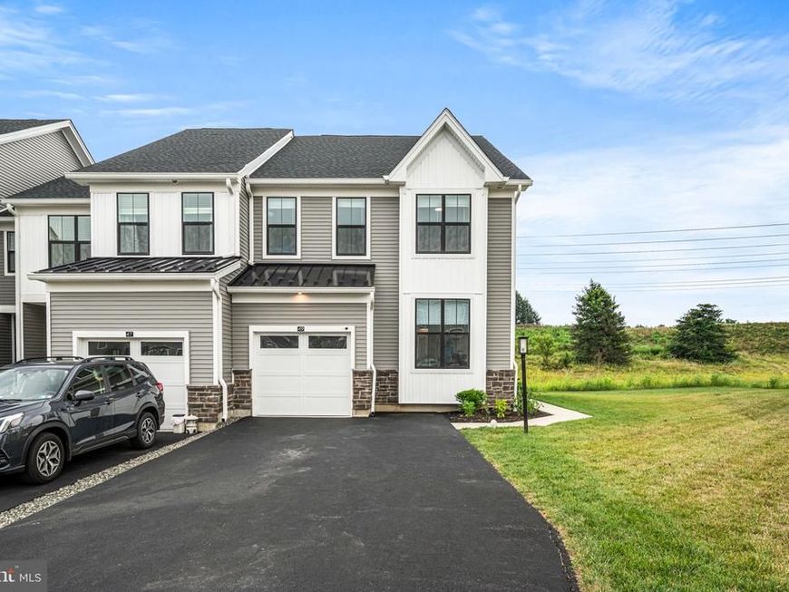 49 Tamarack Circle, Norristown, PA 19403 Main Photo