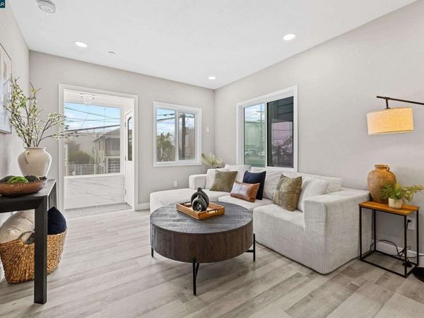 390 390 Guttenberg St , Daly City, CA 94014