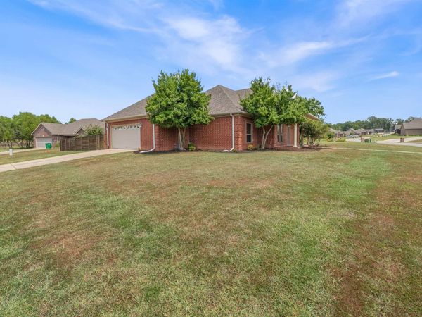 164 Crystal Lake Rd, Austin, AR 72007
