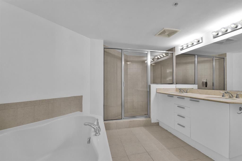 16699 Collins Avenue, Unit 3402, Sunny Isles Beach, FL 33160 Photo