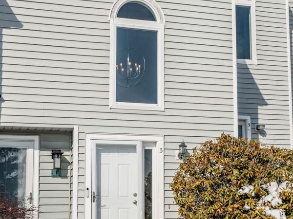 3 Avon Dale, Unit 3, Cromwell, CT 06416