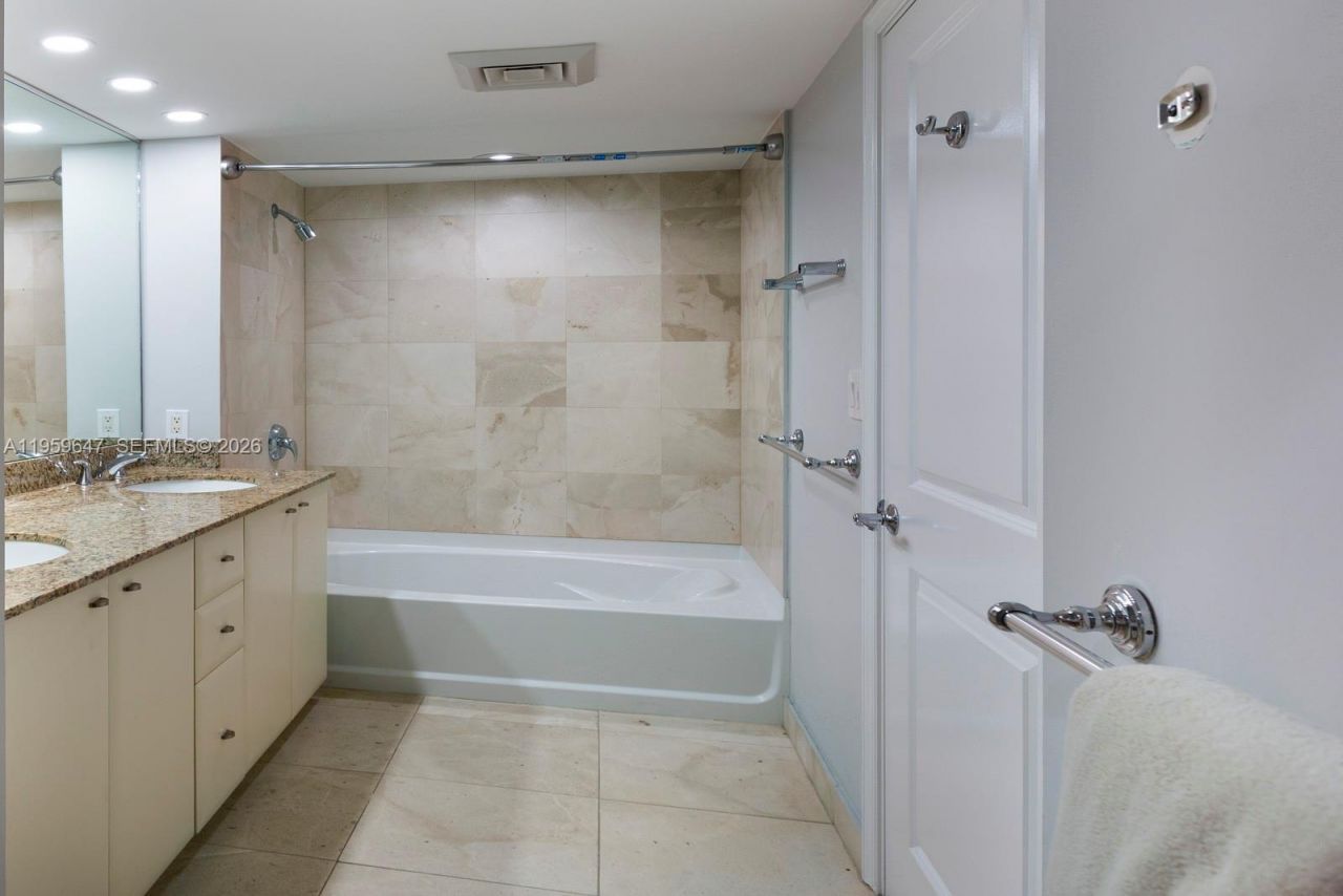 610 W Las Olas Blvd, Unit 2014N, Fort Lauderdale, FL 33312 Photo