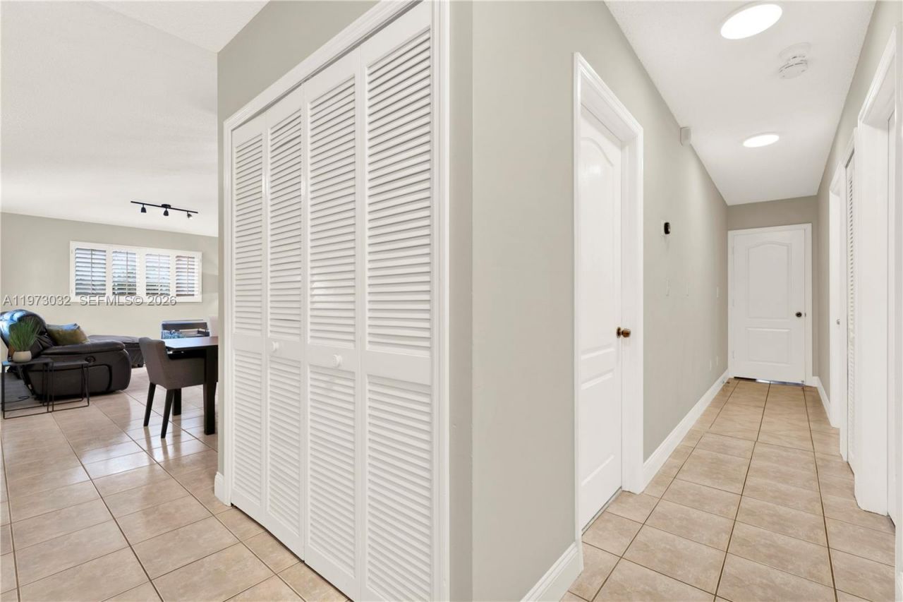 16269 SW 78th Ter, Miami, FL 33193 Photo