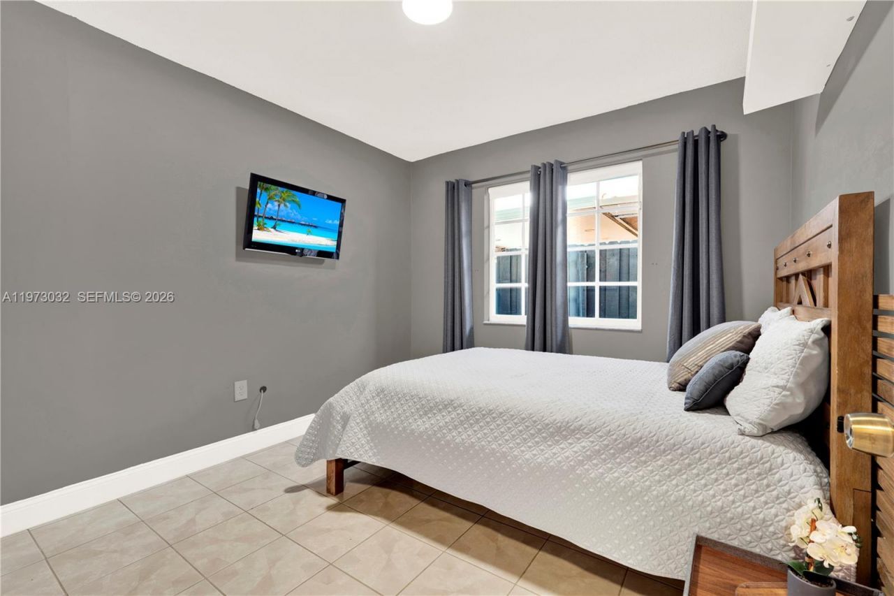 16269 SW 78th Ter, Miami, FL 33193 Photo