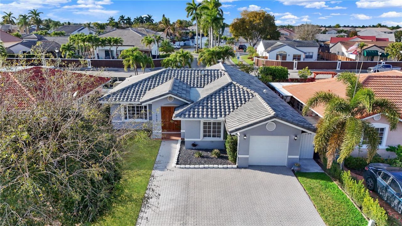 16269 SW 78th Ter, Miami, FL 33193 Photo