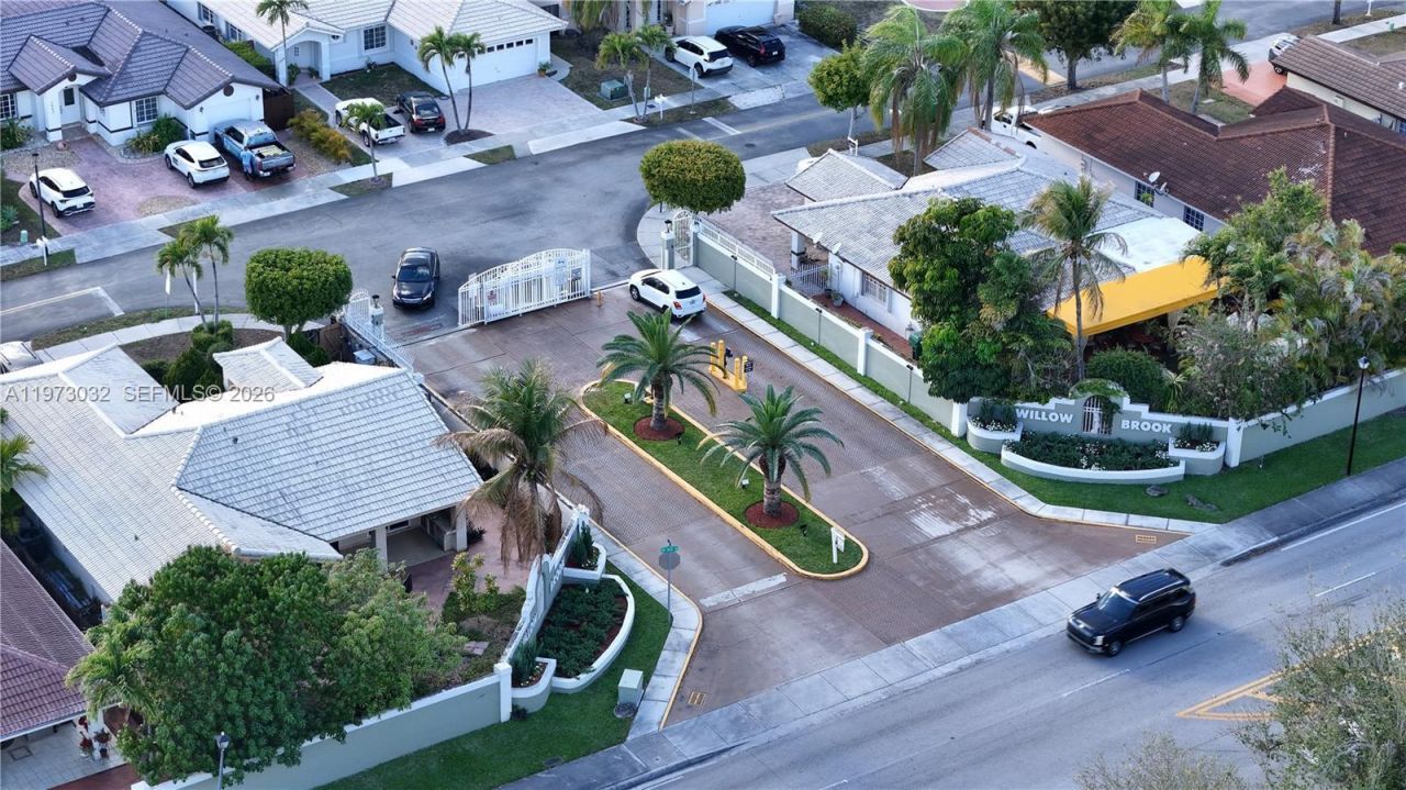 16269 SW 78th Ter, Miami, FL 33193 Photo