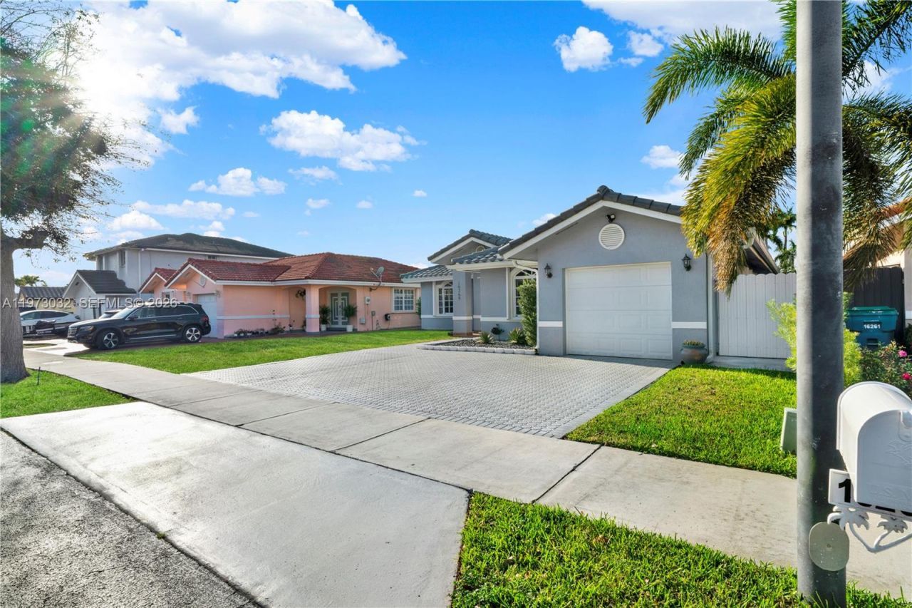 16269 SW 78th Ter, Miami, FL 33193 Photo