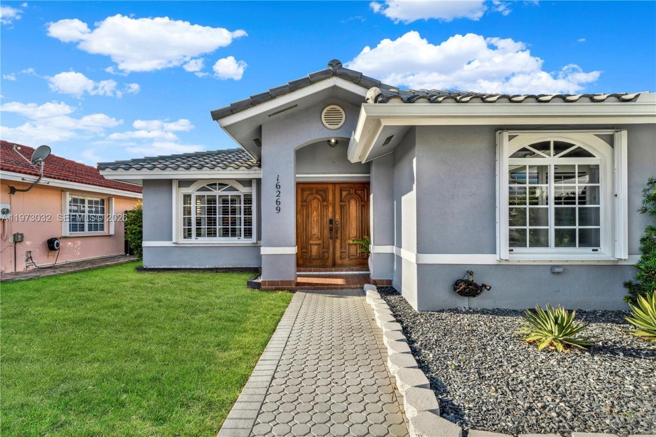 16269 SW 78th Ter, Miami, FL 33193 Photo