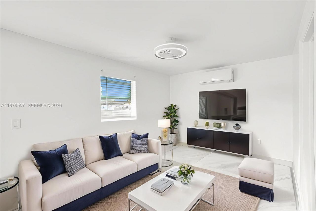 2001 N 22nd Avenue, Hollywood, FL 33020 Photo